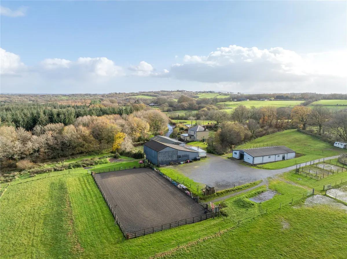 Home equestrian property suitable for conversion and development
